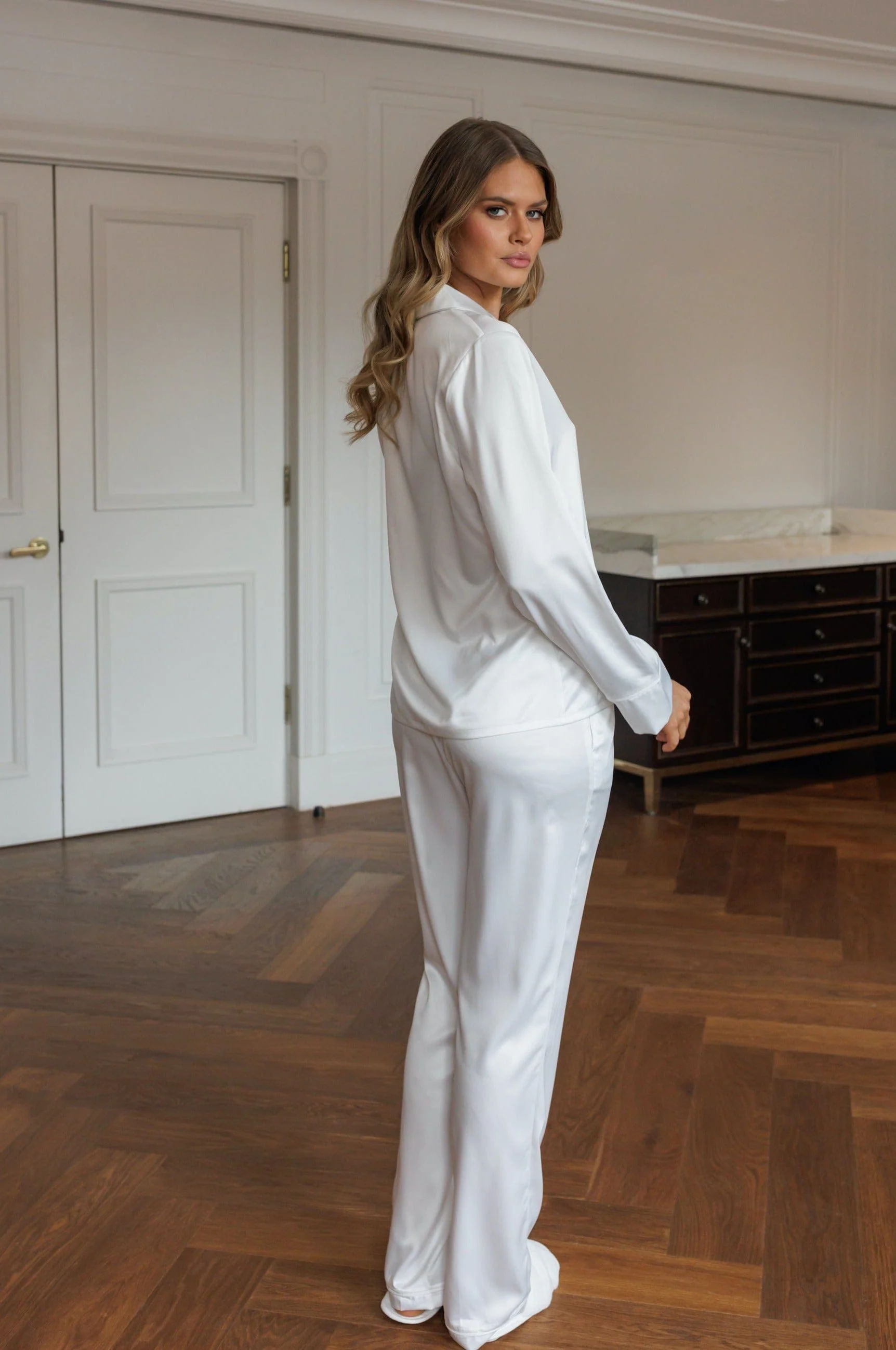 Sienna Premium Satin Bridesmaid Sleep Set White - Image 3