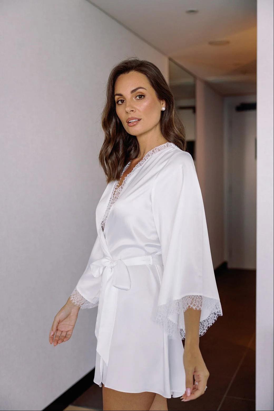 Talulah Soft Lace Trim Bridesmaid Robe White - Image 3
